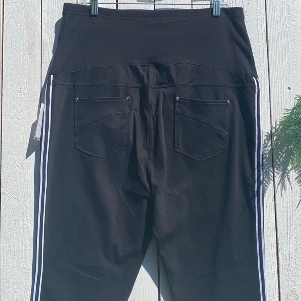 Women's Maternity Jeggings - Picture 6 of 16